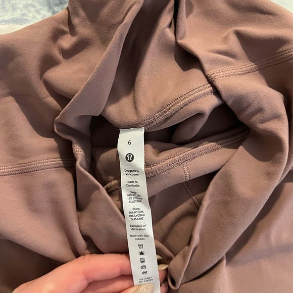 NWT Lululemon Align High-Rise Crop 23" in
Twilight Rose - Picture 7 of 8
